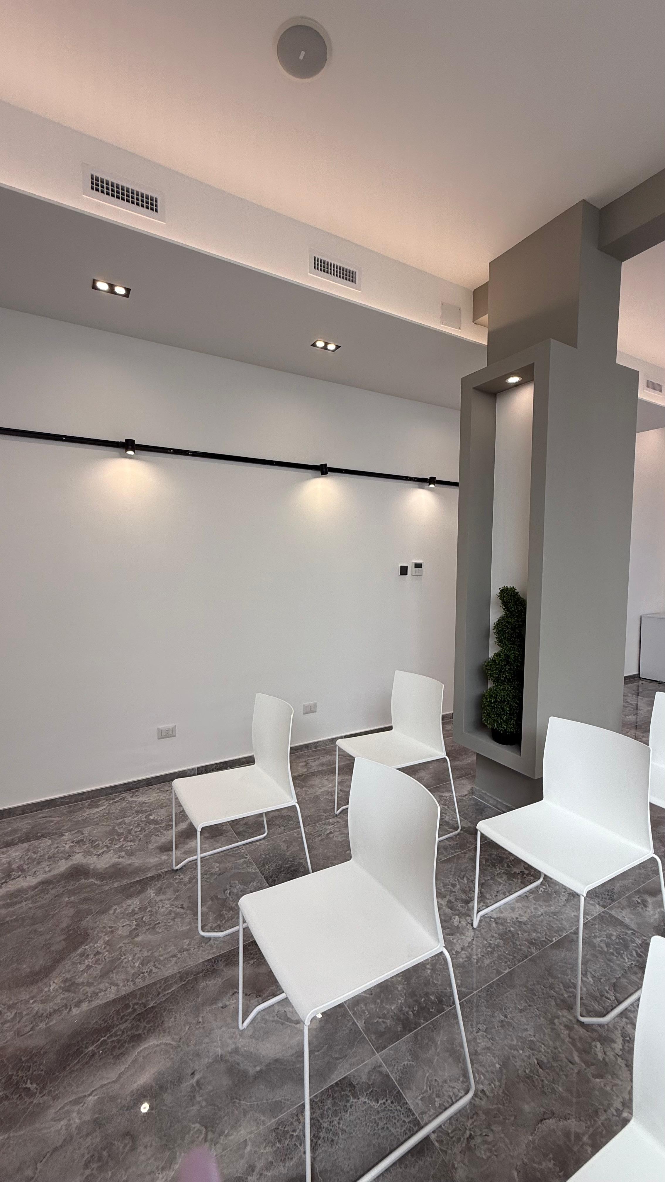 Sala riunioni elegante e professionale a Roma